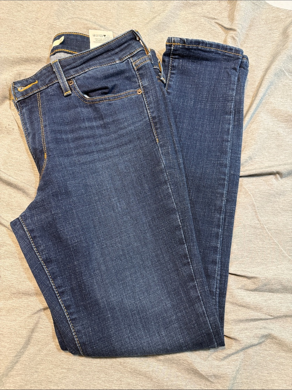 Women’s 711 Levi’s Dark Blue Slim Fit Jeans